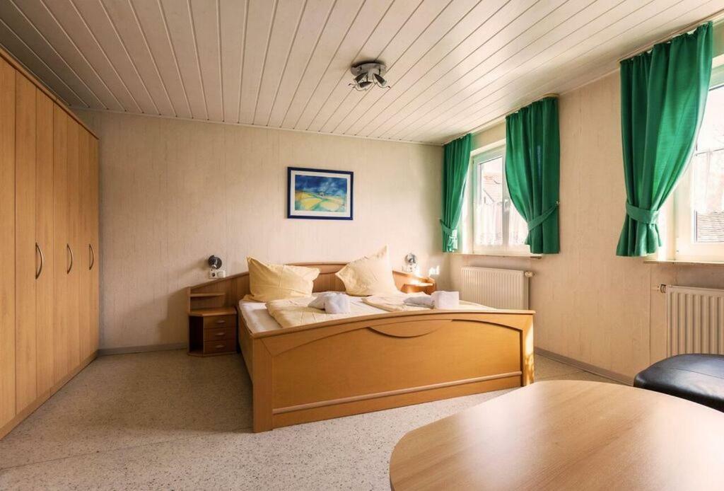 Pension Goldene Mitte Groß-Zimmern Kültér fotó