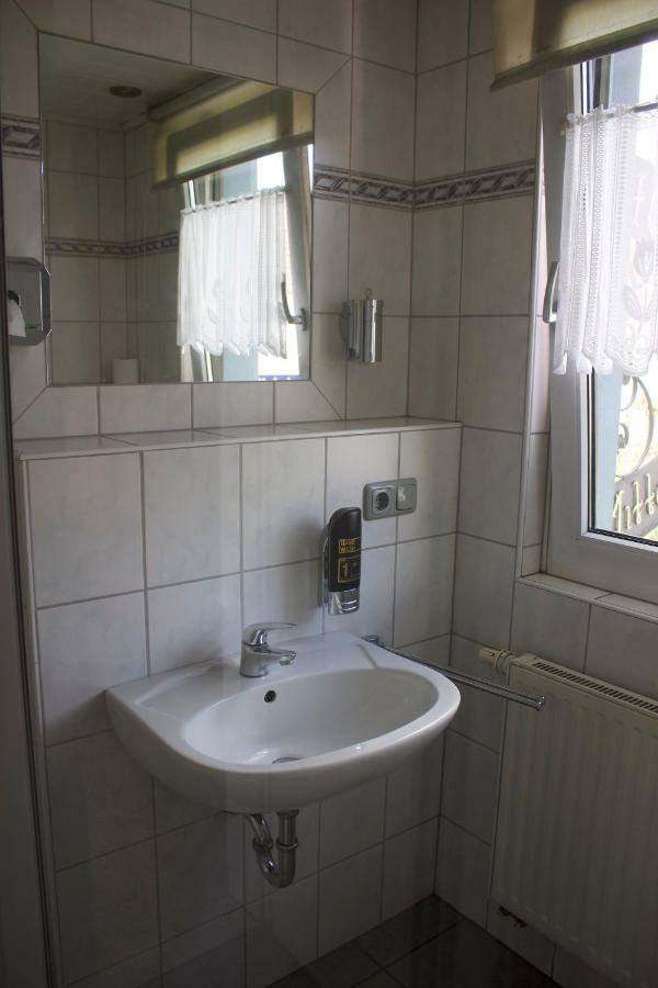 Pension Goldene Mitte Groß-Zimmern Kültér fotó