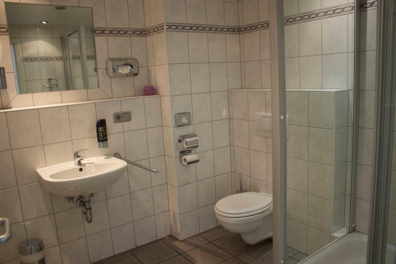 Pension Goldene Mitte Groß-Zimmern Kültér fotó